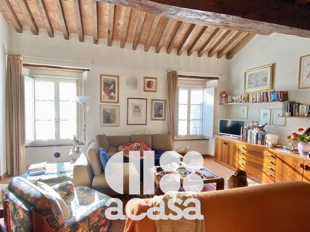 APPARTAMENTO IN PALAZZO CENTRO STORICO