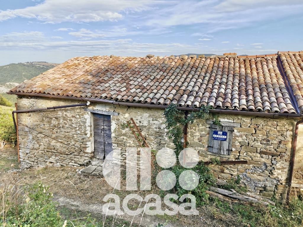 RUSTICO SEMI INDIPENDENTE DA RISTRUTTURARE