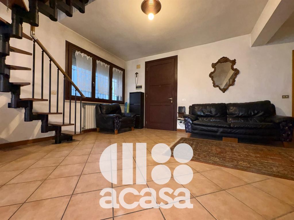 CASA INDIPENDENTE A 200 MT. DAL MARE