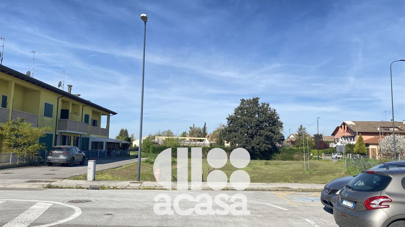 LOTTI DI TERRENO EDIFICABILE