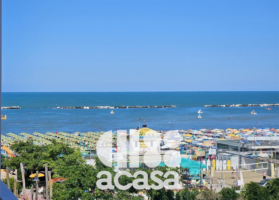 SPLENDIDO TRILOCALE CON VISTA MARE E POSTO AUTO