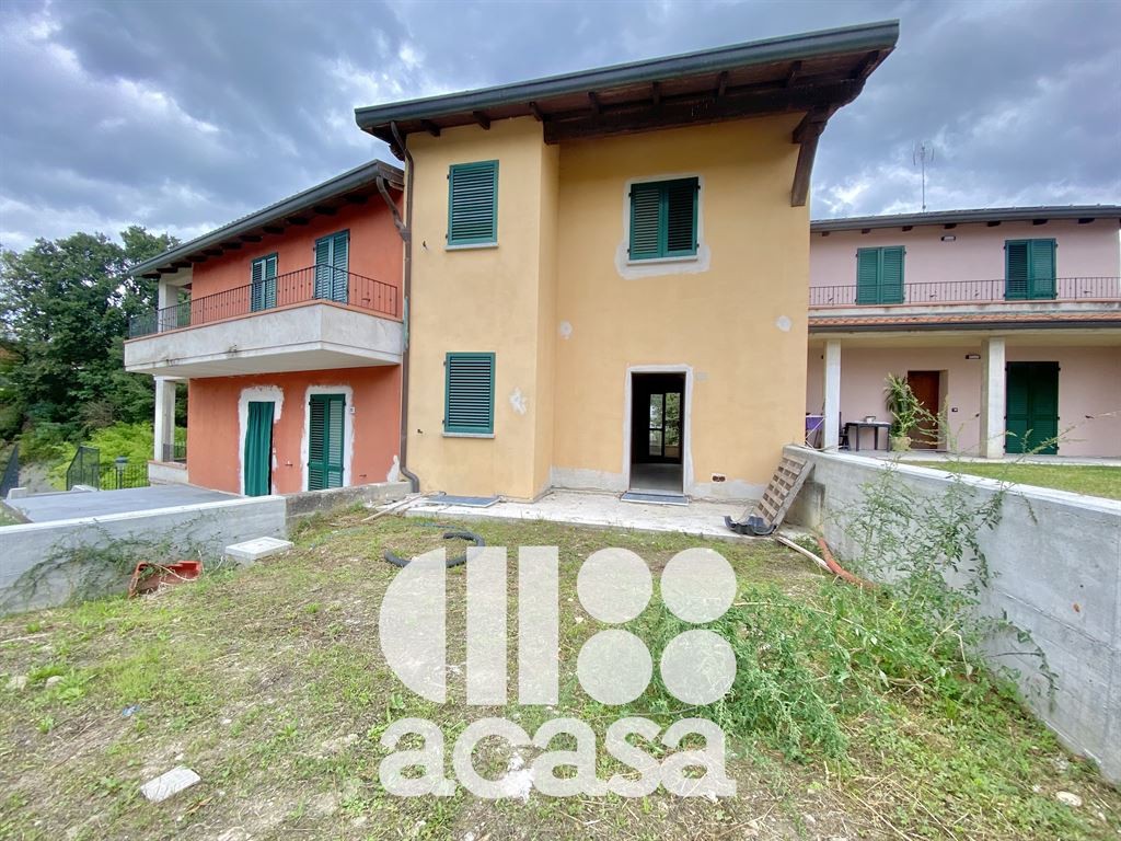 VILLETTA A SCHIERA DA ULTIMARE