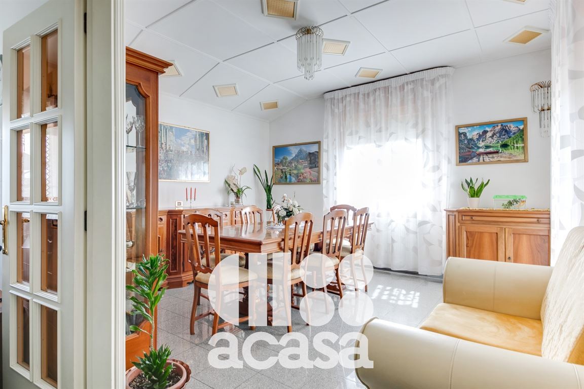 APPARTAMENTO IN CASA BIFAMILIARE A DUE PASSI DAL PORTO CANALE