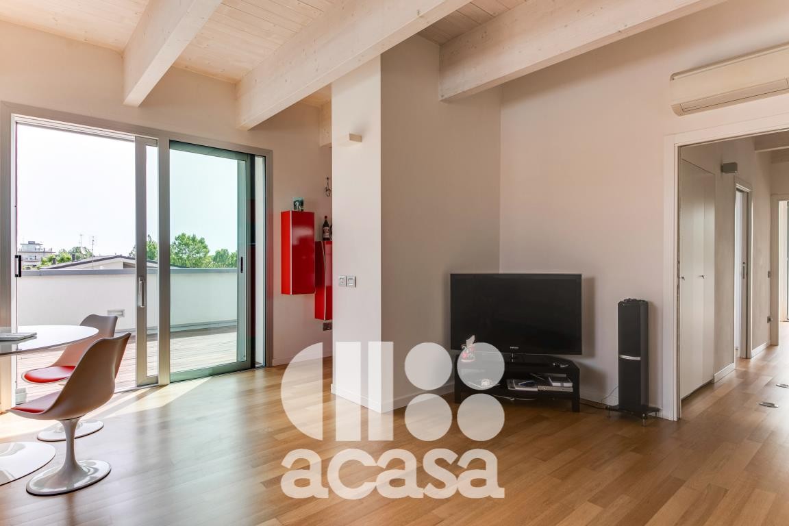 ATTICO CON TERRAZZI PANORAMICI E GARAGE