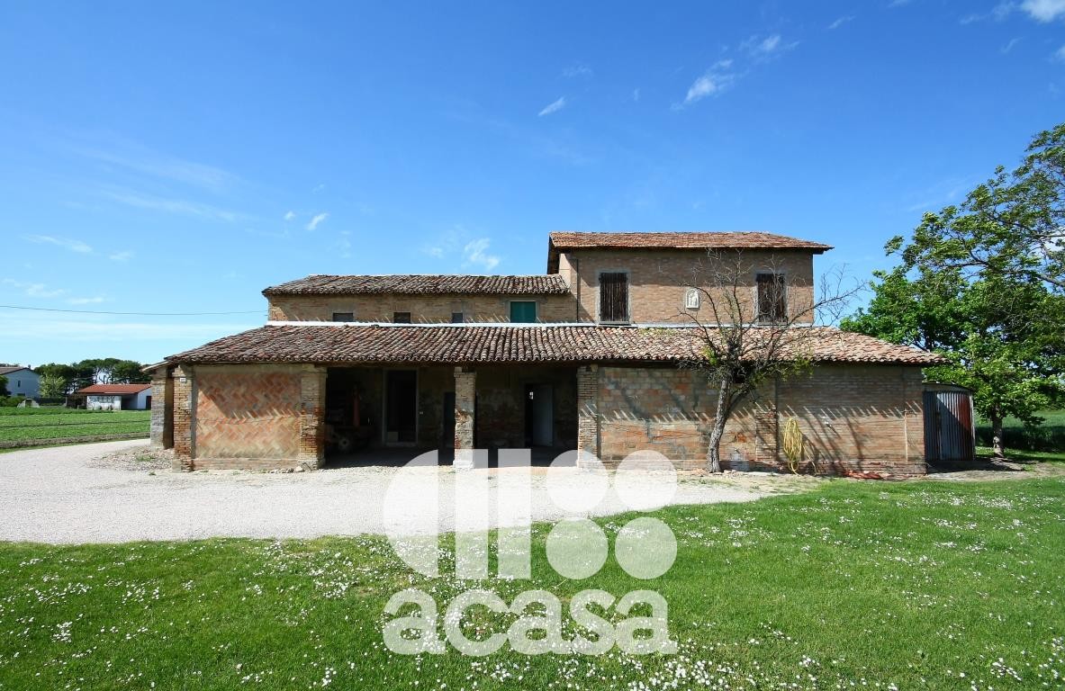 CASA COLONICA MONO O BIFAMILIARE NON VINCOLATA