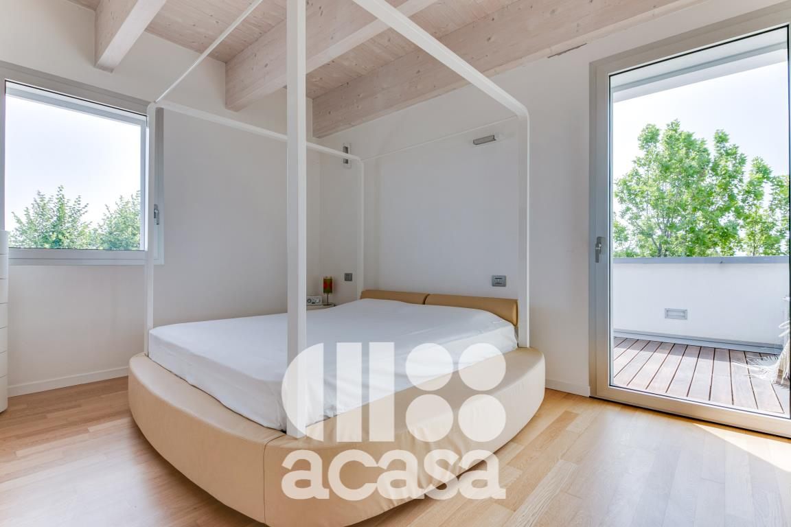 ATTICO CON TERRAZZI PANORAMICI E GARAGE