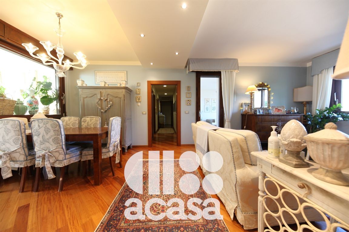 APPARTAMENTO ESCLUSIVO CON TERRAZZO