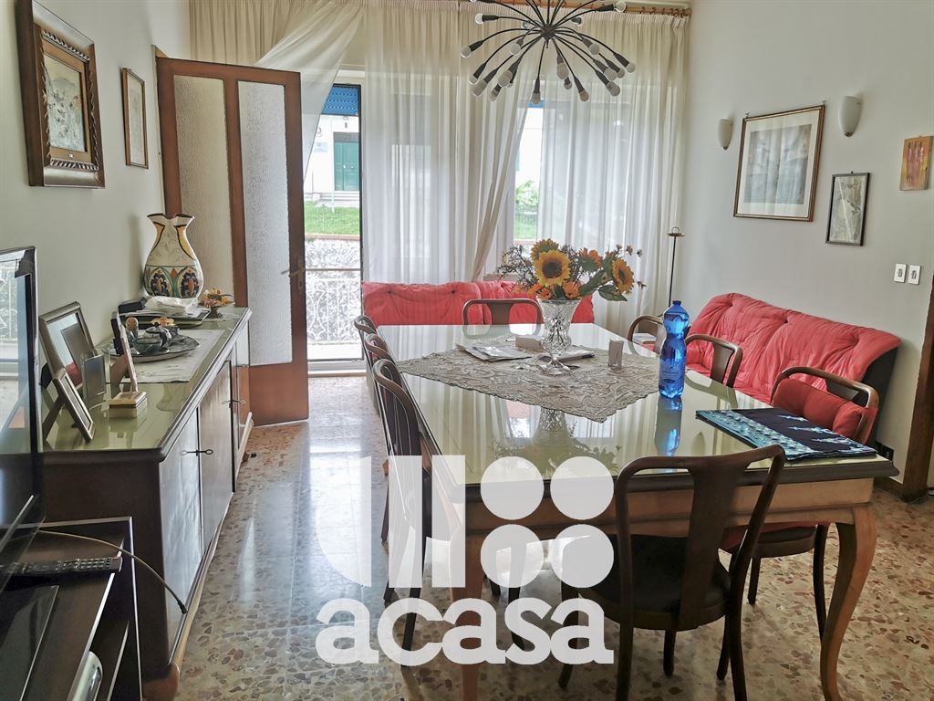 IMMOBILE COMMERCIALIE CON APPARTAMENTO